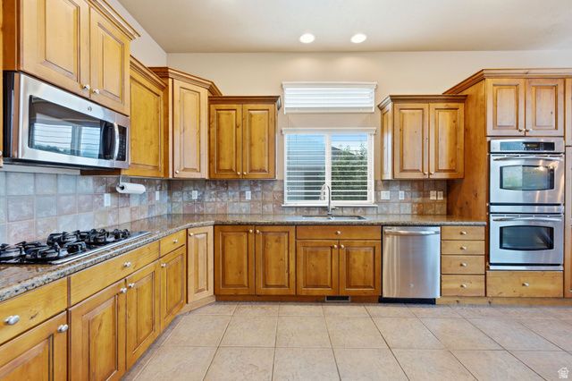 552 W MILLER WAY, Farmington, UT 84025