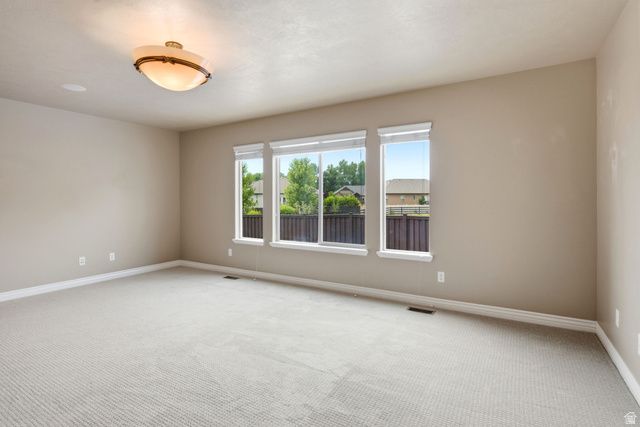 552 W MILLER WAY, Farmington, UT 84025