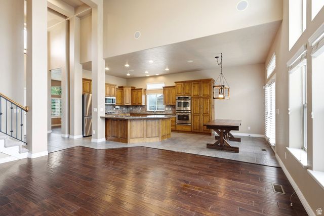 552 W MILLER WAY, Farmington, UT 84025