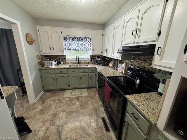 146 Wagoner Drive, Mount Airy, NC 27030