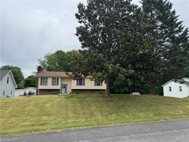 146 Wagoner Drive, Mount Airy, NC 27030
