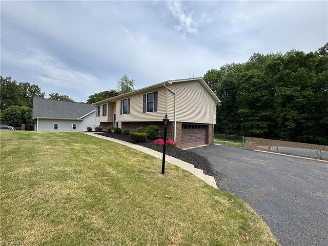 146 Wagoner Drive, Mount Airy, NC 27030