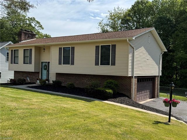 146 Wagoner Drive, Mount Airy, NC 27030
