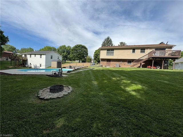 146 Wagoner Drive, Mount Airy, NC 27030