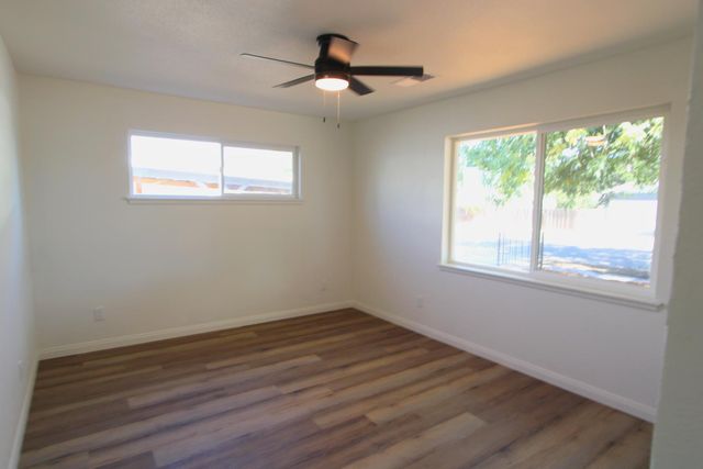 1537 W Hampton Way, Fresno, CA 93705