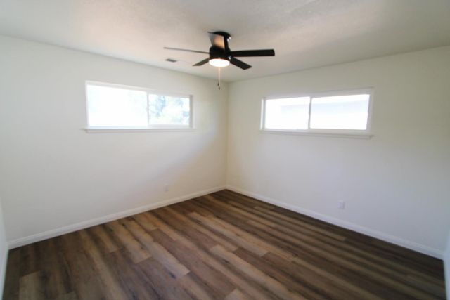 1537 W Hampton Way, Fresno, CA 93705