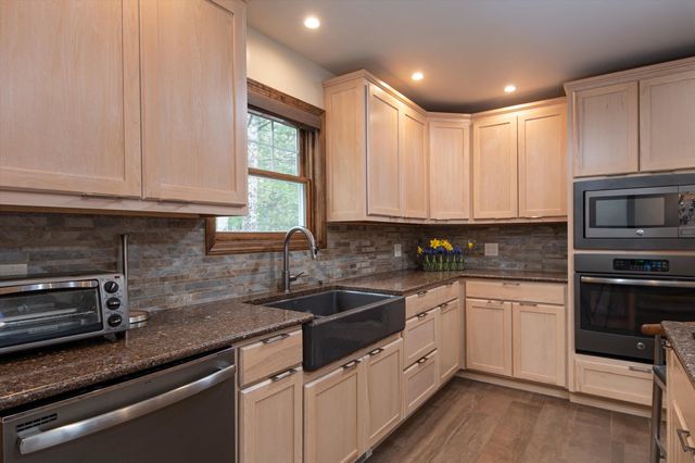31 Plumley Avenue, Ludlow, VT 05149