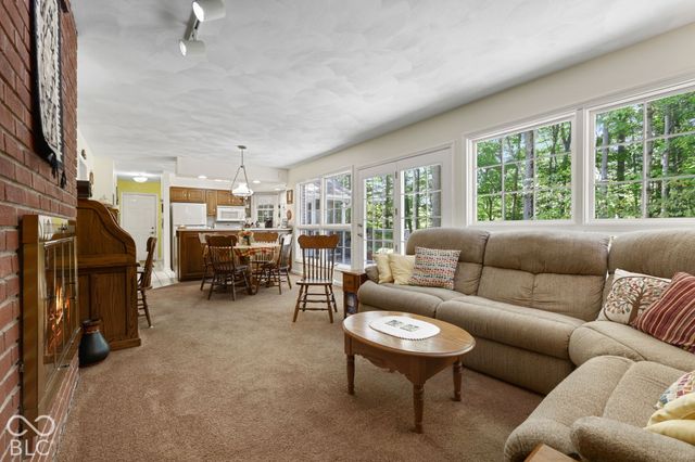 4238 S Carrie Drive, New Palestine, IN 46163