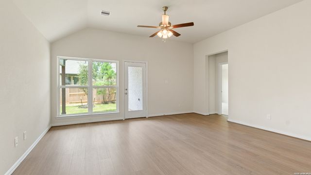 2113 RIVULET ST, Seguin, TX 78155