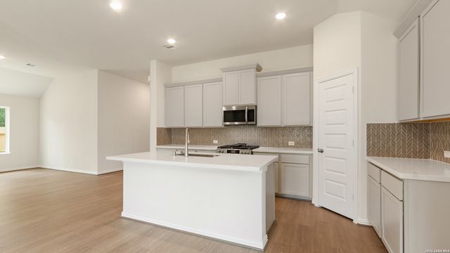 2113 RIVULET ST, Seguin, TX 78155