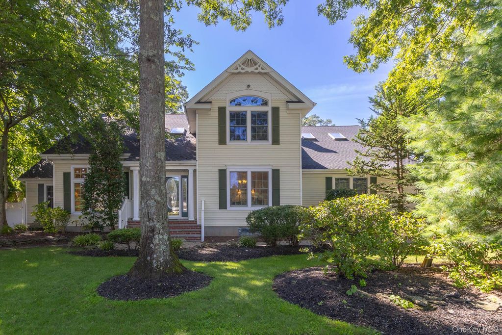 220 St. James Avenue N, Saint James, NY 11780 — photo 2