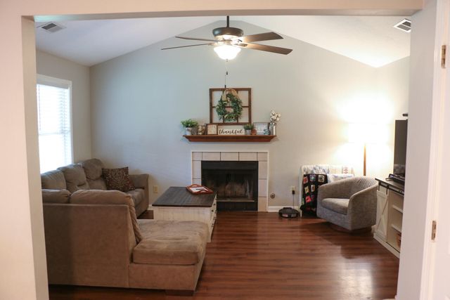 204 Stonehaven Drive, Nicholasville, KY 40356