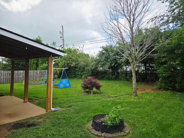204 Stonehaven Drive, Nicholasville, KY 40356