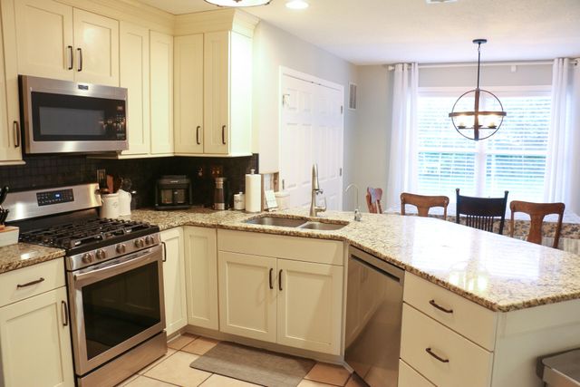 204 Stonehaven Drive, Nicholasville, KY 40356