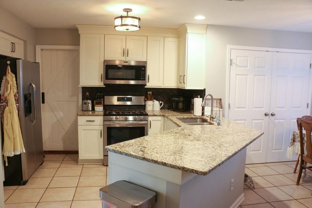 204 Stonehaven Drive, Nicholasville, KY 40356