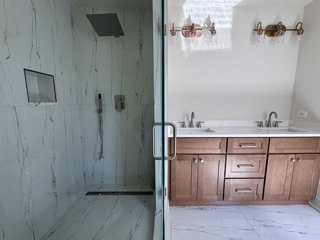 8041 S 85TH Court, Justice, IL 60458