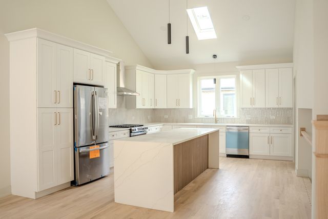 8041 S 85TH Court, Justice, IL 60458