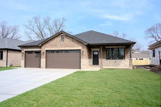 8041 S 85TH Court, Justice, IL 60458