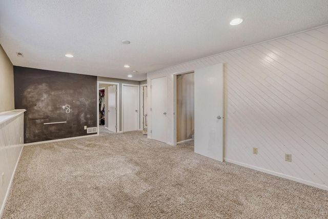 9733 Thomas Avenue N, Brooklyn Park, MN 55444