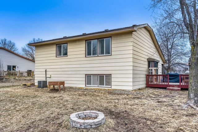9733 Thomas Avenue N, Brooklyn Park, MN 55444