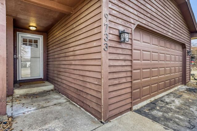 9733 Thomas Avenue N, Brooklyn Park, MN 55444