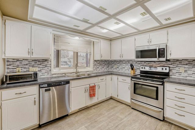 9733 Thomas Avenue N, Brooklyn Park, MN 55444