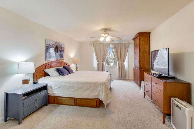 2020 Chestnut Avenue 312, Glenview, IL 60025