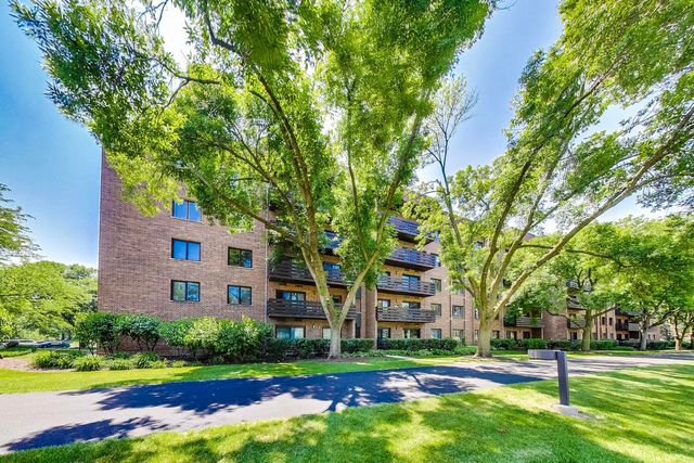 2020 Chestnut Avenue 312, Glenview, IL 60025