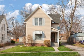 907 E Hunt Street, Adrian, MI 49221
