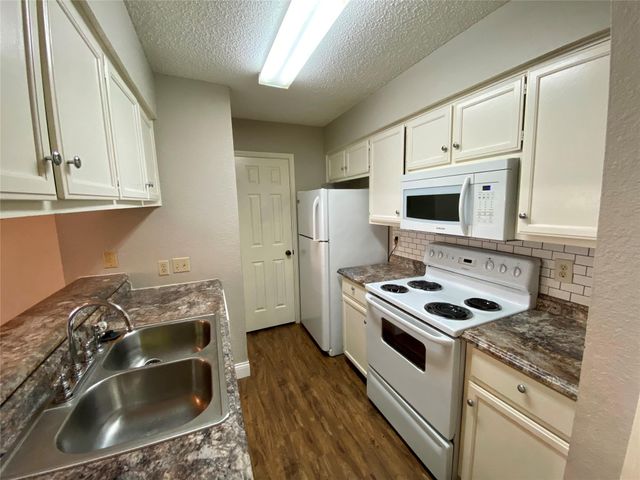 1013 Hyridge ST, Round Rock, TX 78664