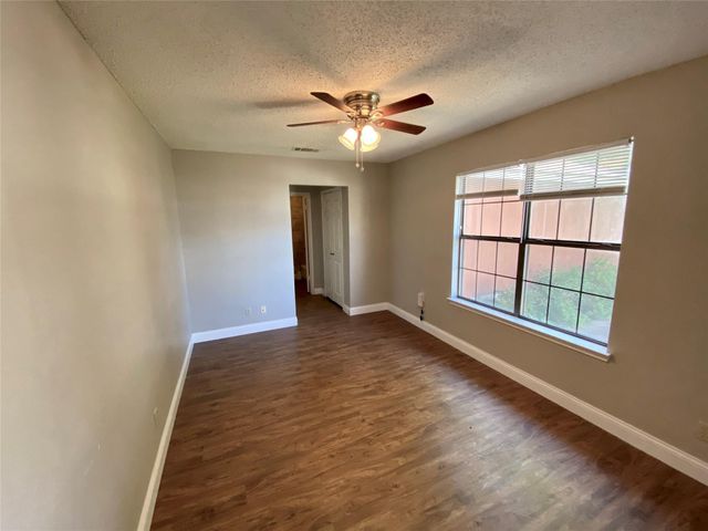 1013 Hyridge ST, Round Rock, TX 78664