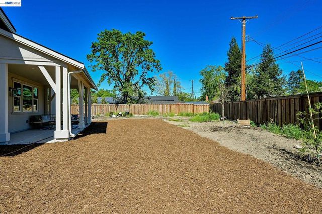 102 Providence Place, Pleasant Hill, CA 94523