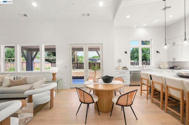 102 Providence Place, Pleasant Hill, CA 94523