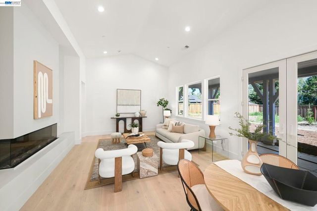 102 Providence Place, Pleasant Hill, CA 94523