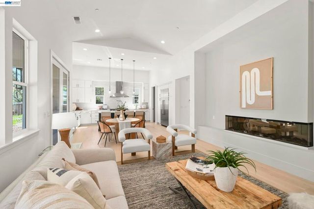 102 Providence Place, Pleasant Hill, CA 94523