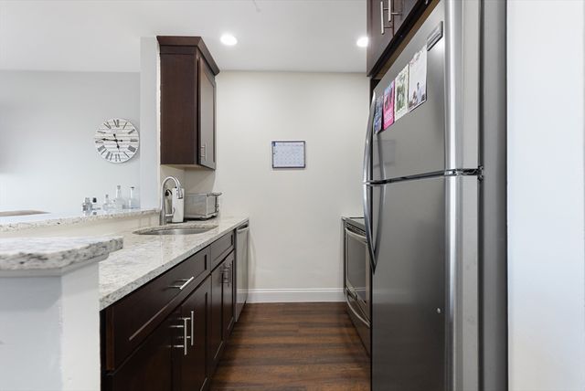 133 Commander Shea Blvd 407, Quincy, MA 02171