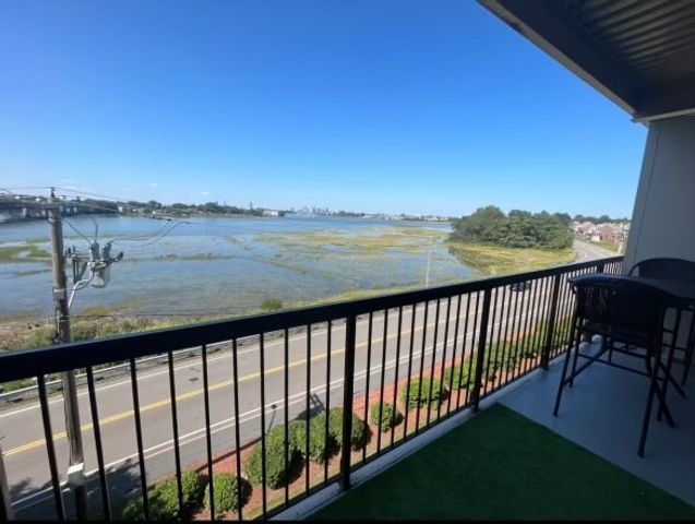 133 Commander Shea Blvd 407, Quincy, MA 02171