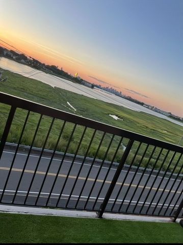 133 Commander Shea Blvd 407, Quincy, MA 02171