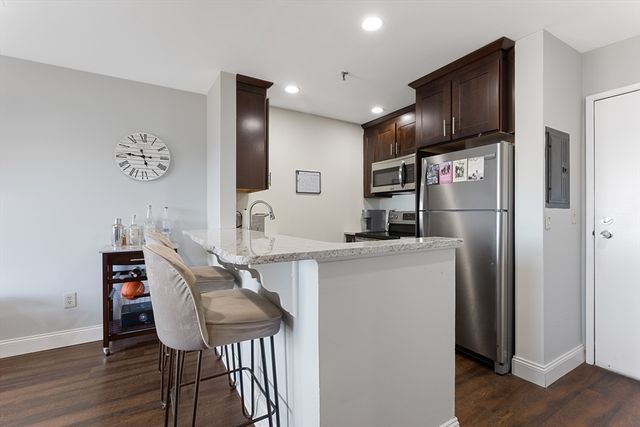 133 Commander Shea Blvd 407, Quincy, MA 02171