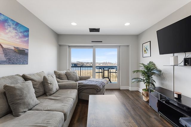 133 Commander Shea Blvd 407, Quincy, MA 02171