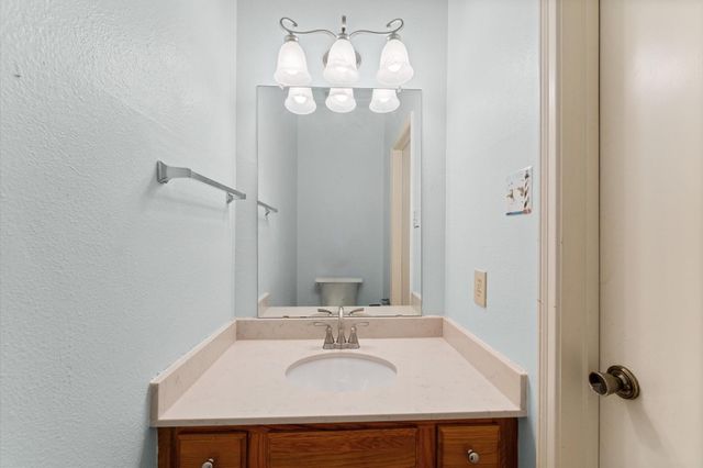 17557 Red Oak Drive 7557, Houston, TX 77090