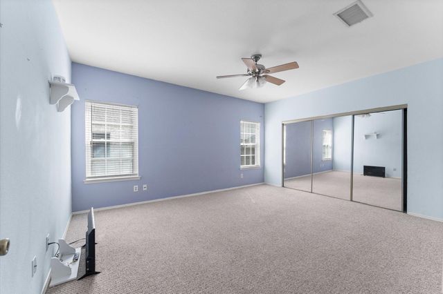17557 Red Oak Drive 7557, Houston, TX 77090