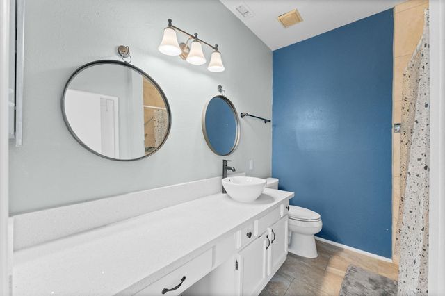 17557 Red Oak Drive 7557, Houston, TX 77090