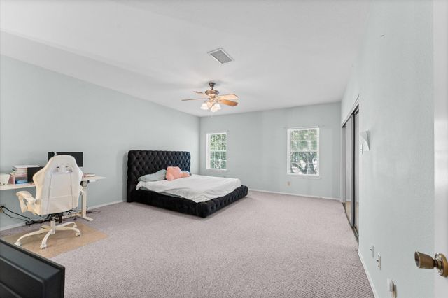17557 Red Oak Drive 7557, Houston, TX 77090