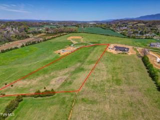 7391 Wolfe Ridge Dr. Ridge, Piney Flats, TN 37686