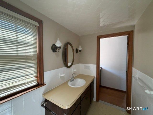 64 Macauley Avenue, Waterbury, CT 06705