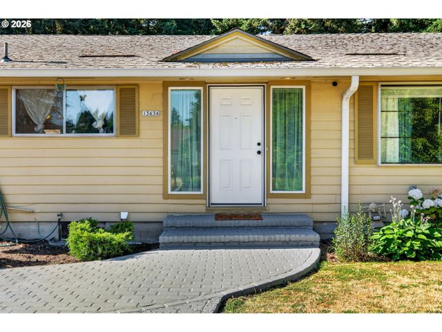 13636 Se SALMON St, Portland, OR 97233