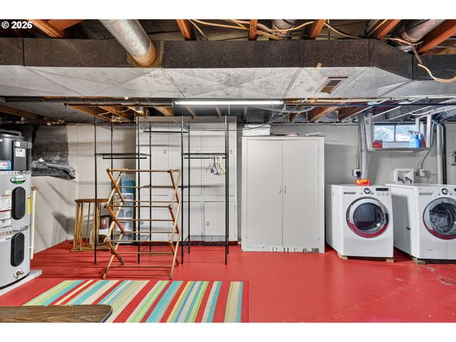 13636 Se SALMON St, Portland, OR 97233