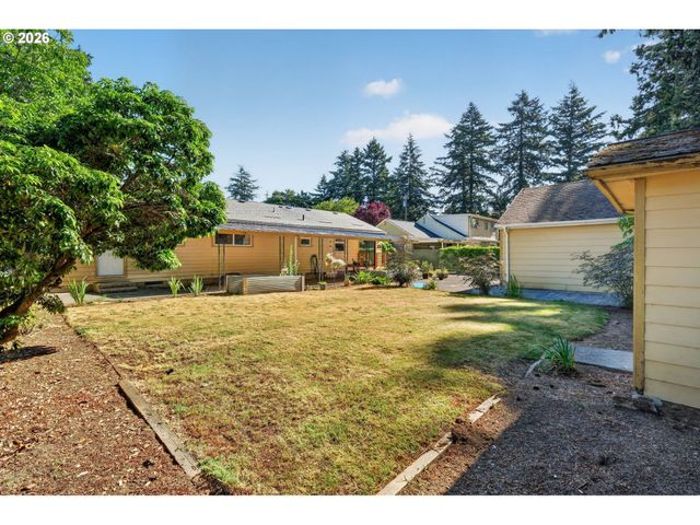 13636 Se SALMON St, Portland, OR 97233