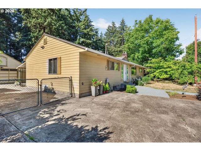 13636 Se SALMON St, Portland, OR 97233